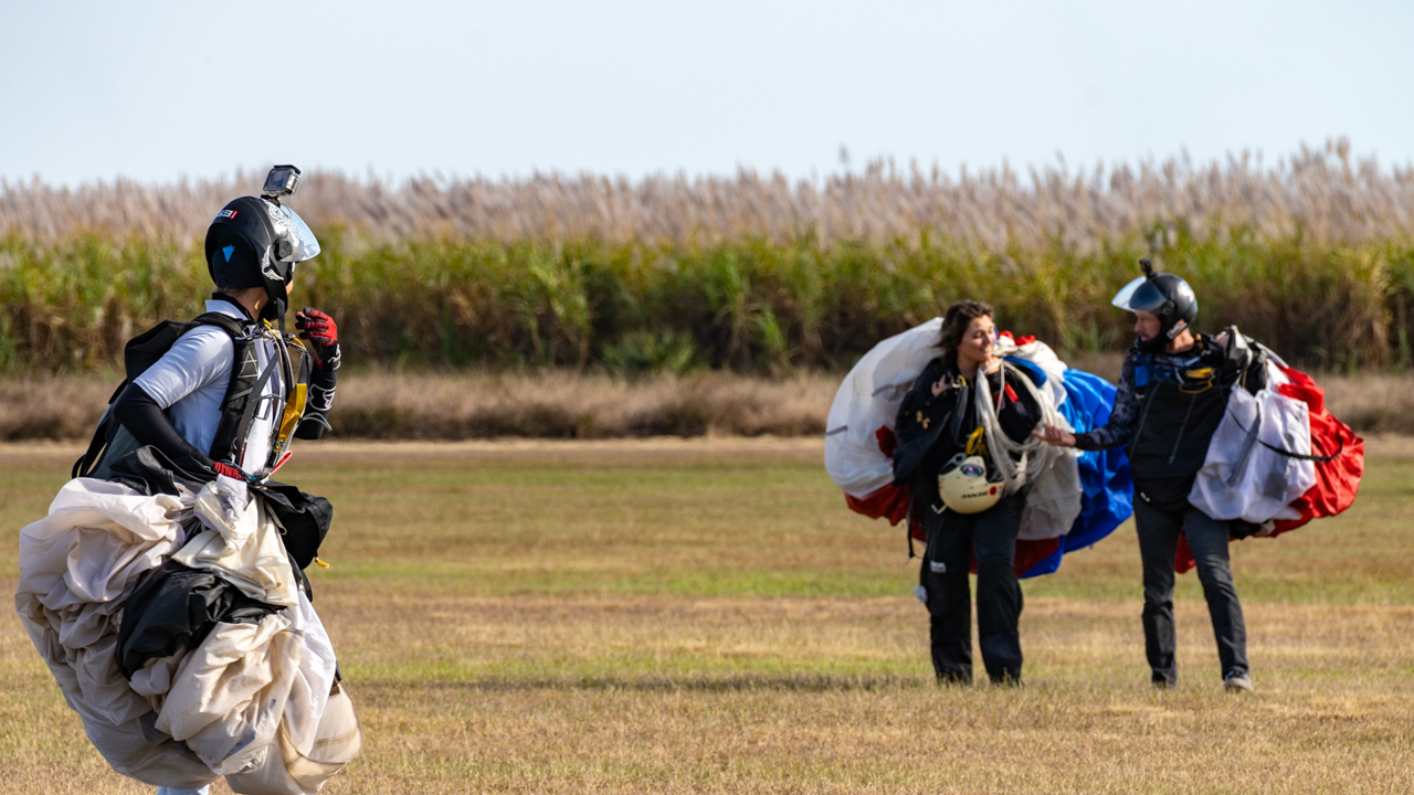 Learn to Skydive today - Daniele Vitorino